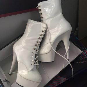 Pleaser USA size 9 white PVC stiletto ankle boots